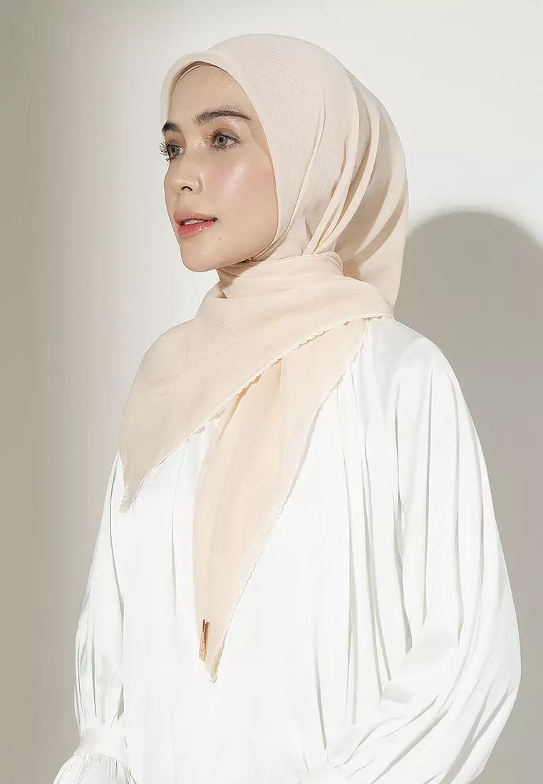 Paris Embroidery Signature Square (Lozy X Hamidah) Champagne