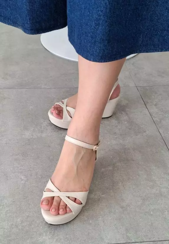 Nicholas Edison Wedge Ida Cream