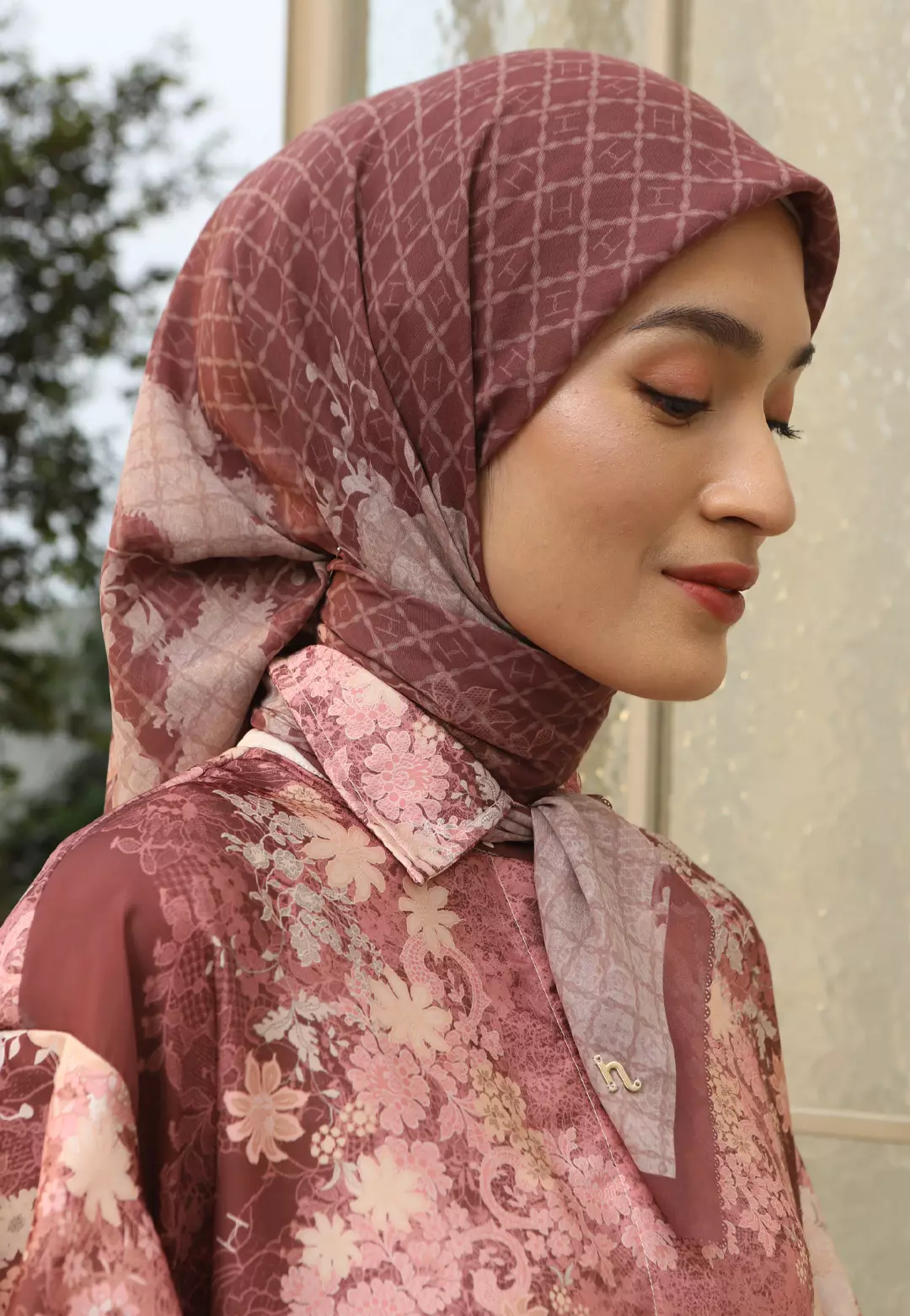 HijabChic Amara Scarf Rosewood - Hijab Segi Empat Voal Motif Premium