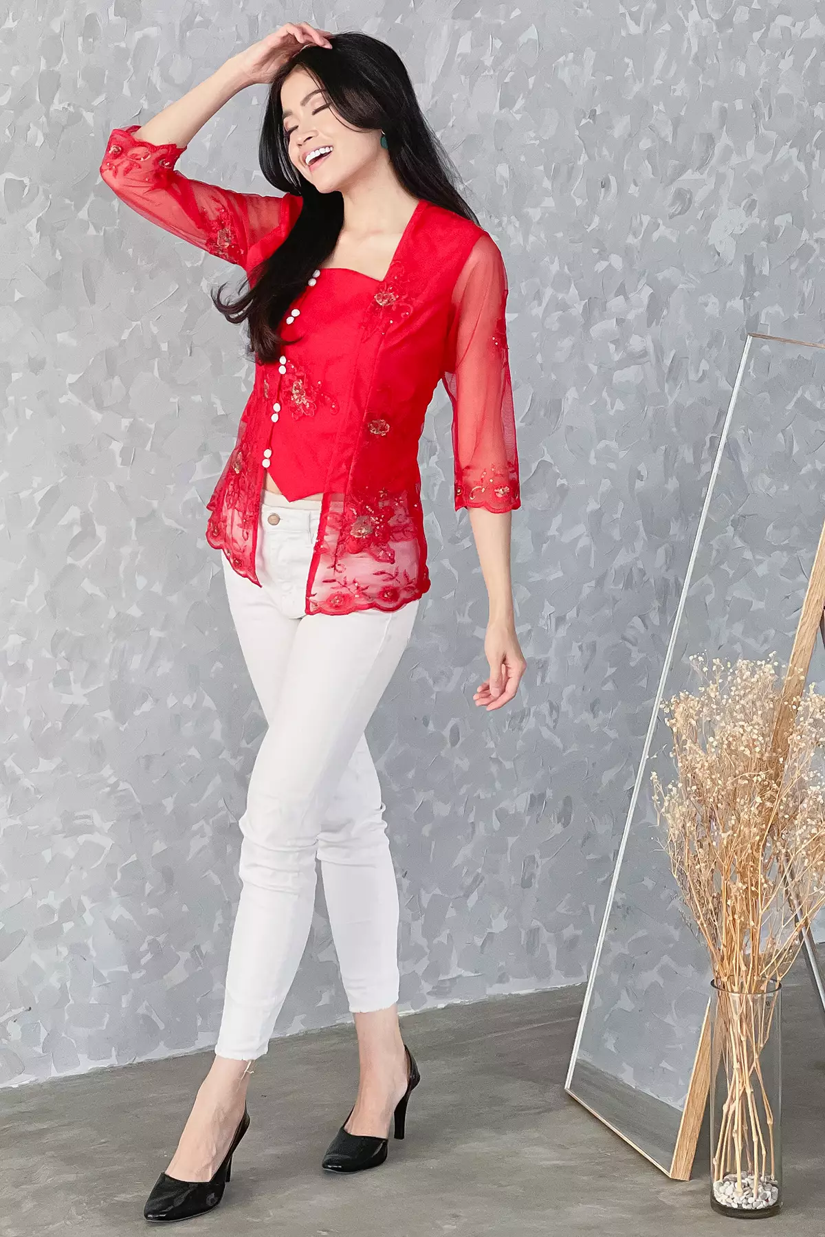 Sinok Brukat Merah Kunokuni Kebaya