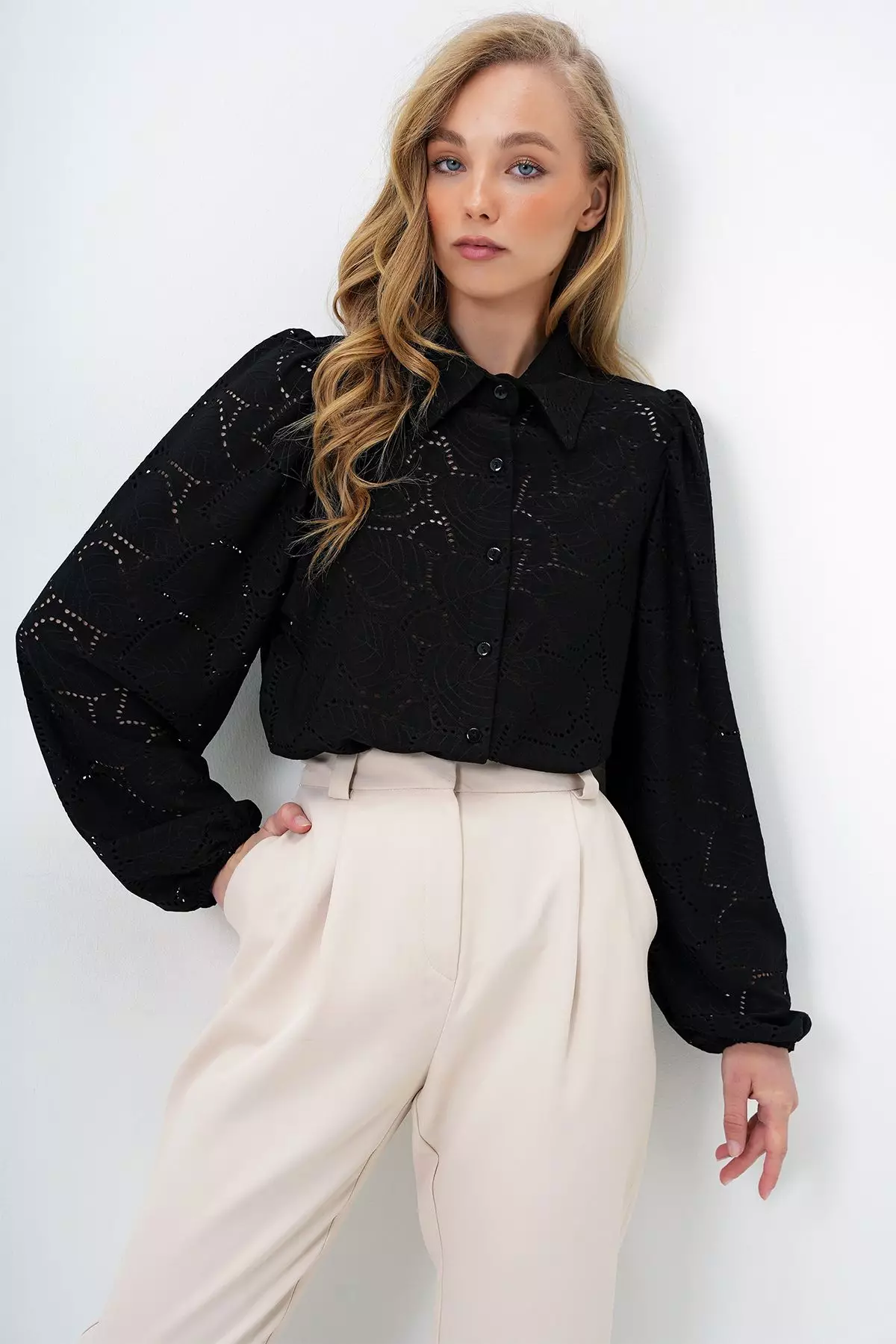 Long Sleeves Lace Shirt