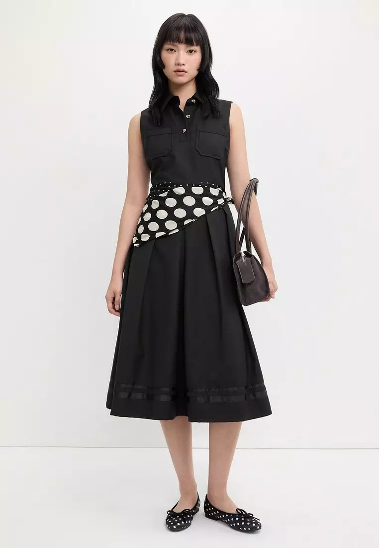 Sleeveless Collared Pleated Midi Dress with Contrast Hem Stripe Detail - Black