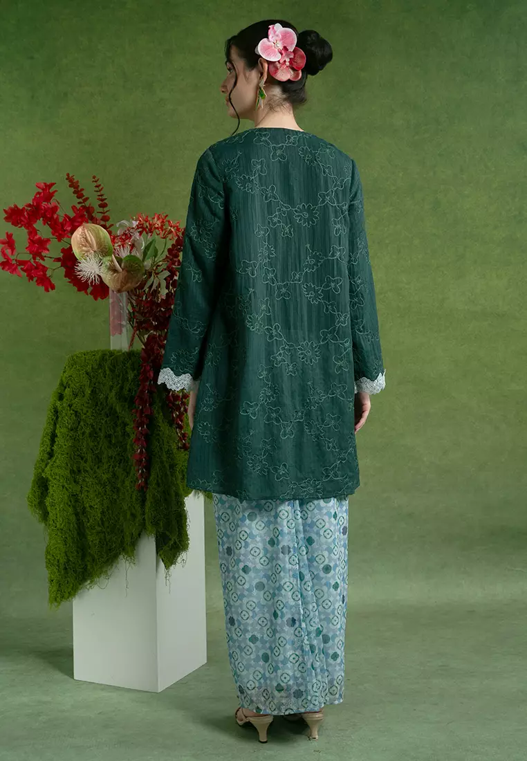 Umaira Embroidered Kurung Labuh Set