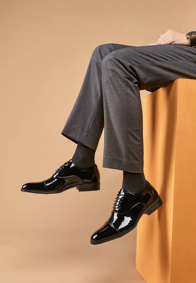 Glossy Faux Leather Cap Toe Business Shoes KB24998-122