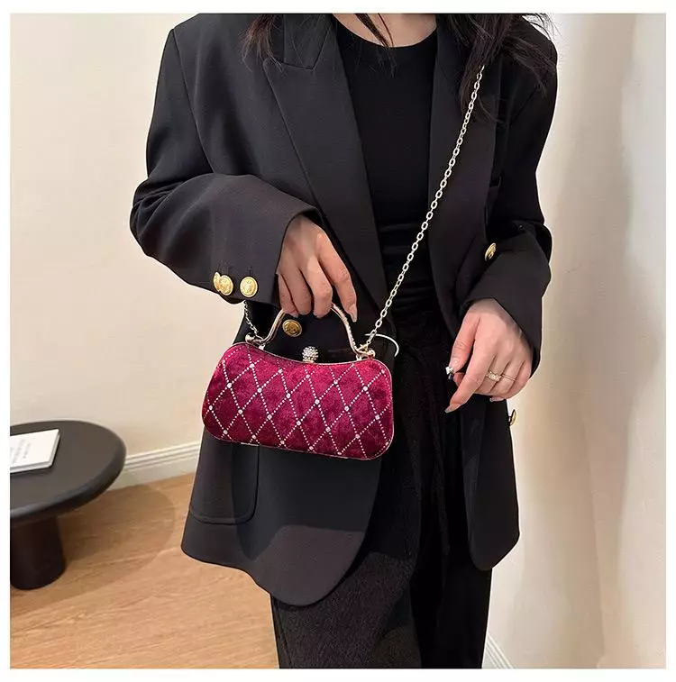 Vedlyn Scarlett Tas Pesta Wanita Clutch Beludru Elegan – Red