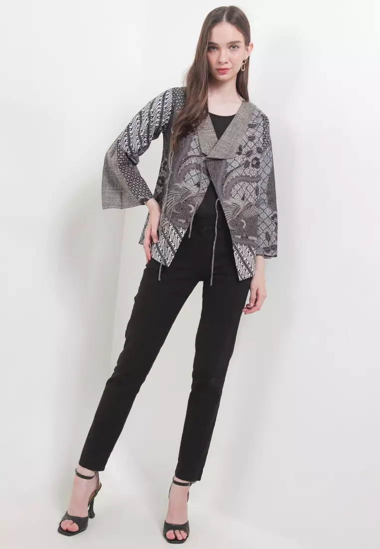 Blouse Fergia Batik Atasan Wanita Kimono Grey Lengan Panjang