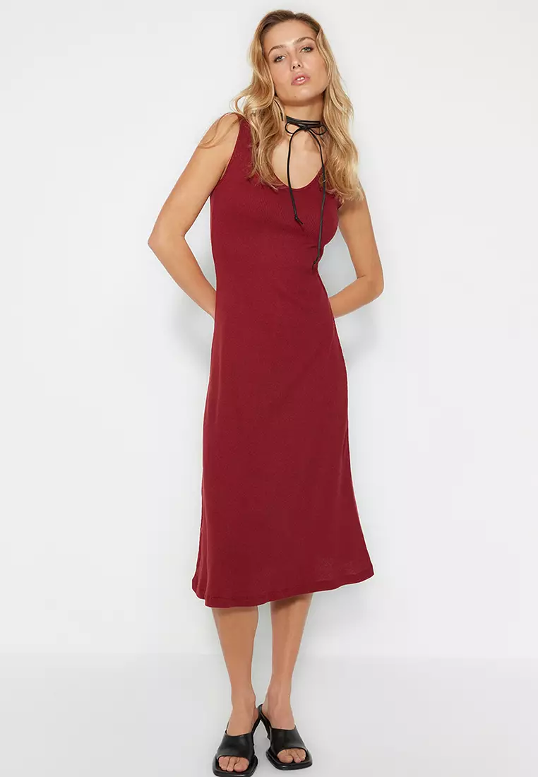 Red sleeveless midi on sale dress