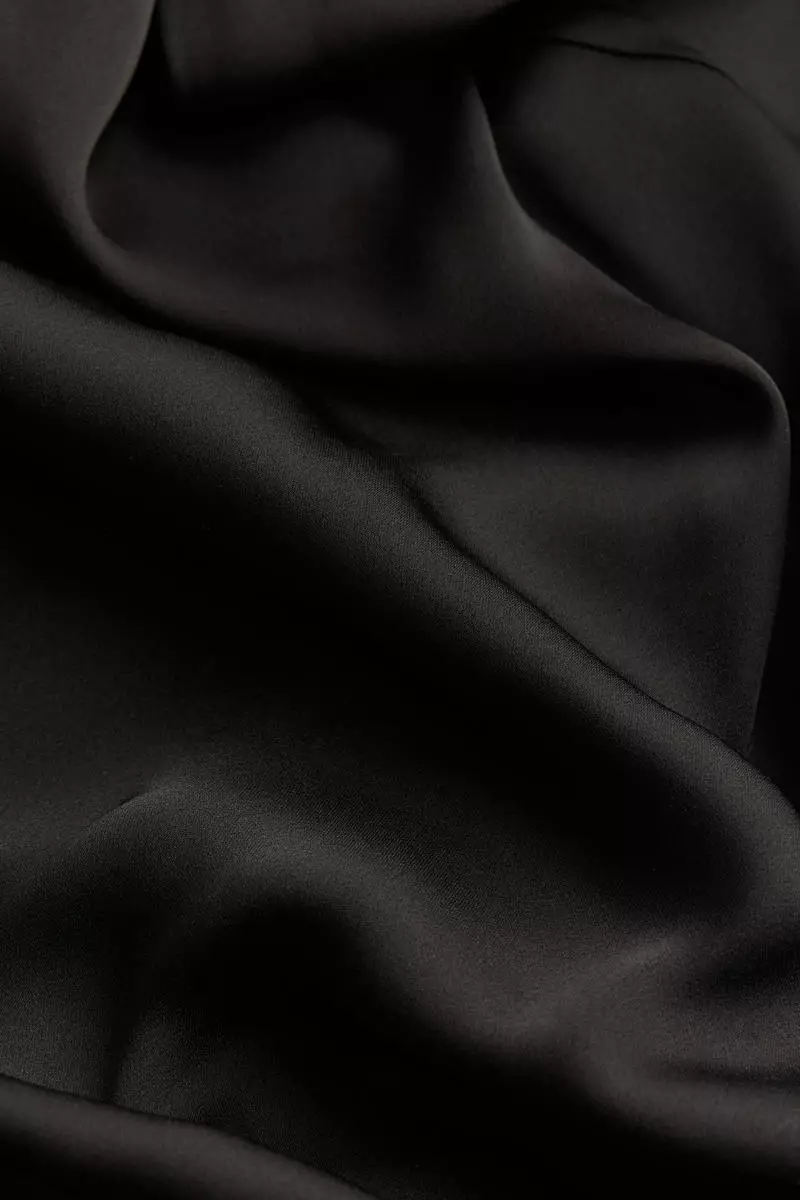 Long-sleeved midi dress