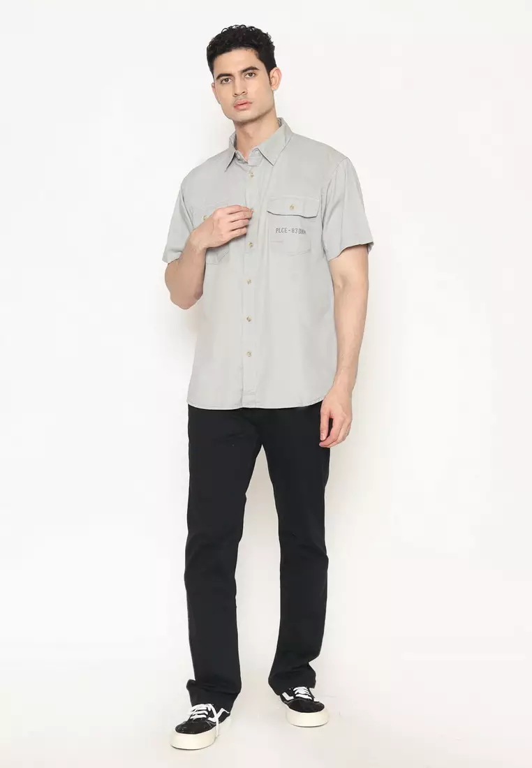 POLICE Kemeja Polos Cotton Twill Kantong Dua Light Grey Regular Fit Pria
