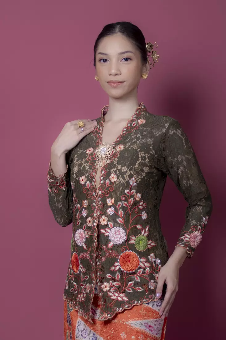 Kebaya Encim Nyonya Kebaya Brokat Classic