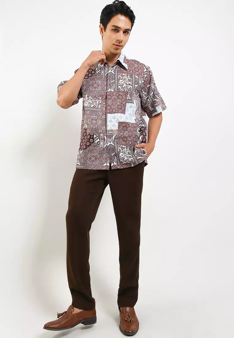 Hem Batik Reguler Fit Kontemporer
