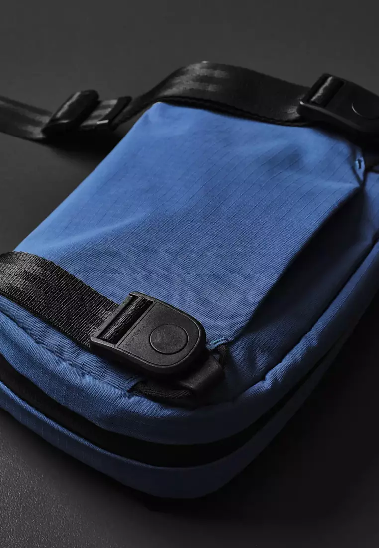 Alpaka Toiletry Bag - Blue