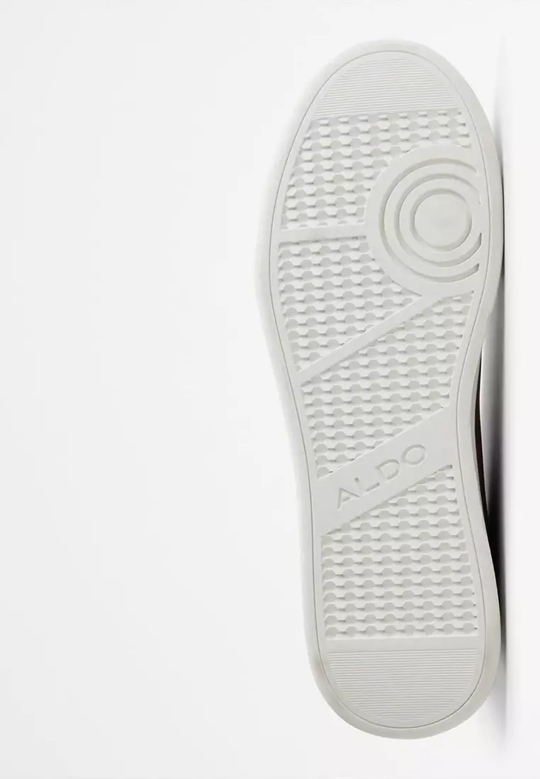 Robie Low-Top Sneakers