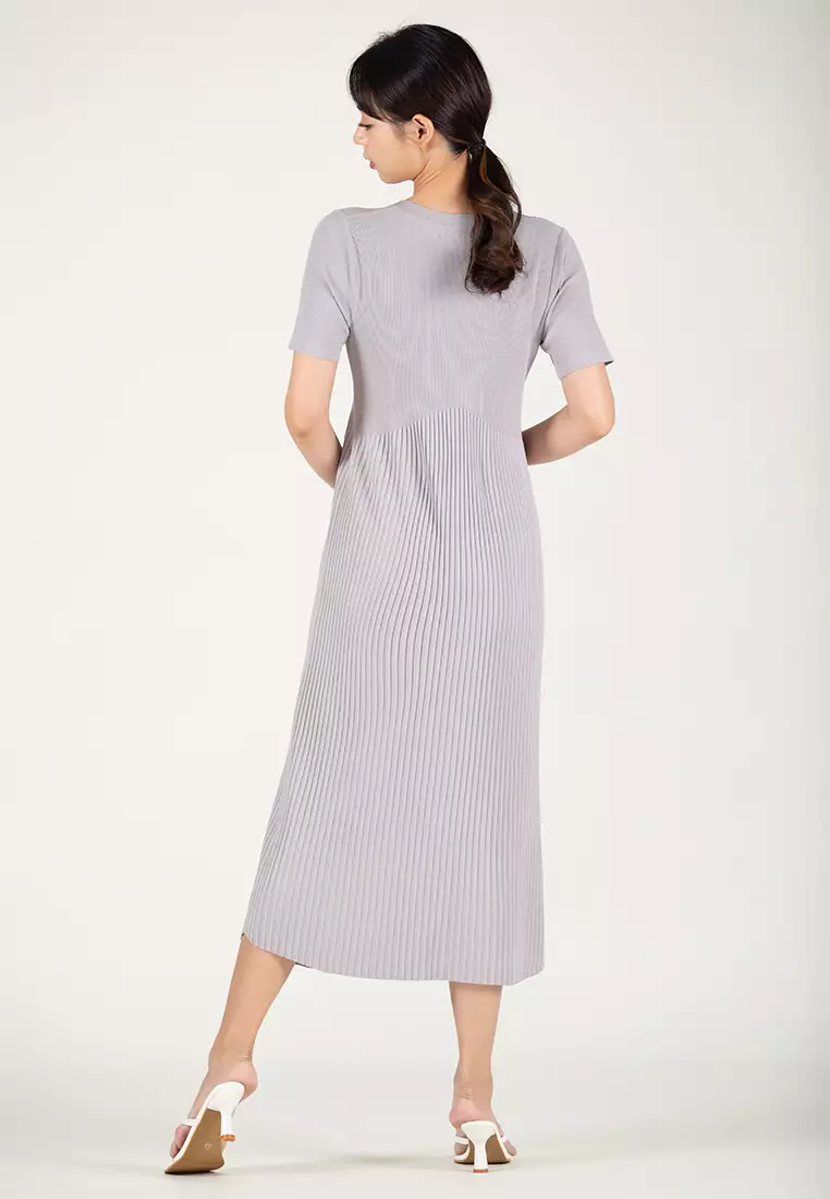 V领针织褶皱中长裙