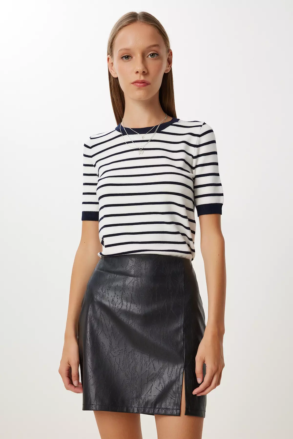 Women's Black Patterned Slit Mini Faux Leather Skirt Gp00028