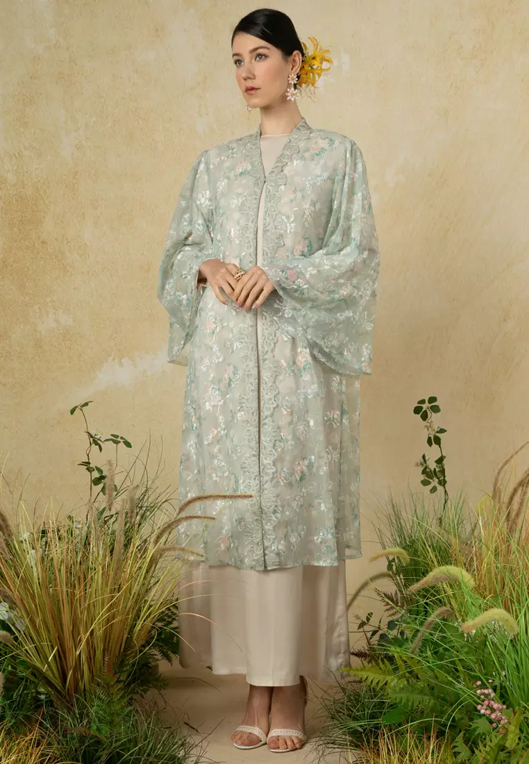 Ilayana Lace Kebaya With Inner Dress