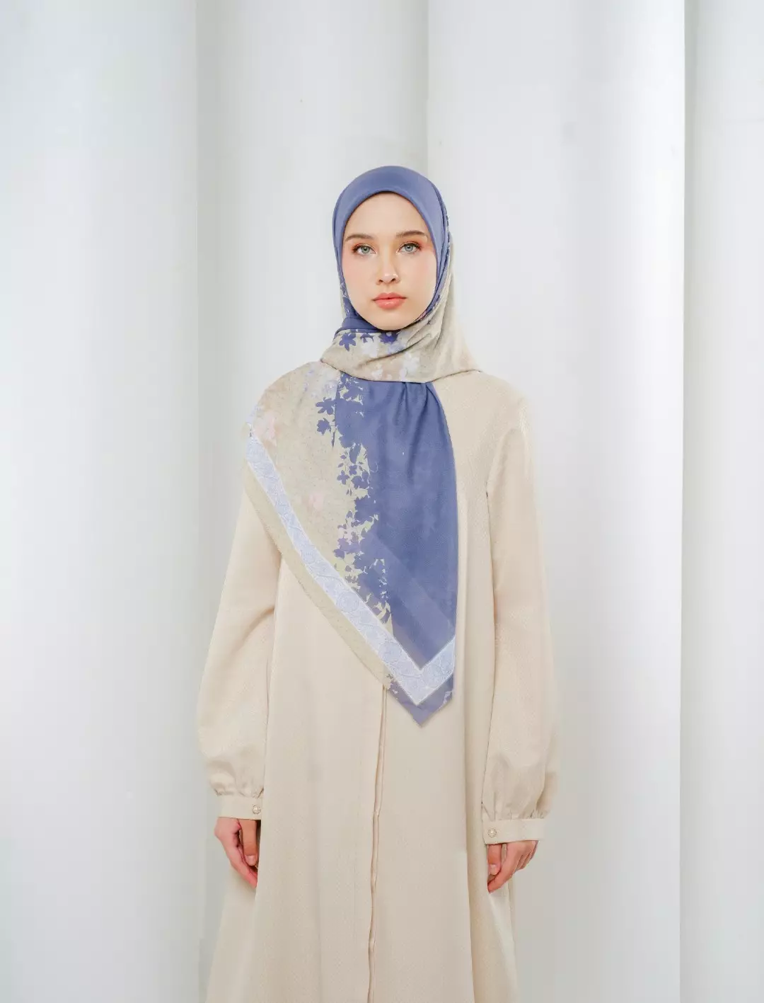 Linzy Printed Scarf Turkish Blue | Hijab Kerudung Segi Empat Motif