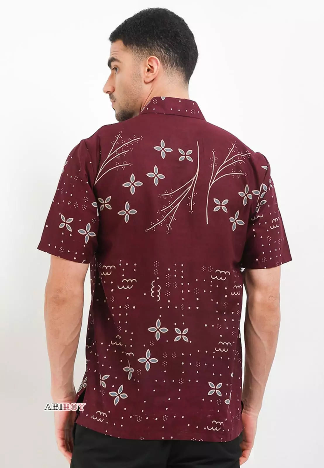 Wisandra Burgundy Kemeja Batik Pria Premium Slimfit Lengan Pendek NLN