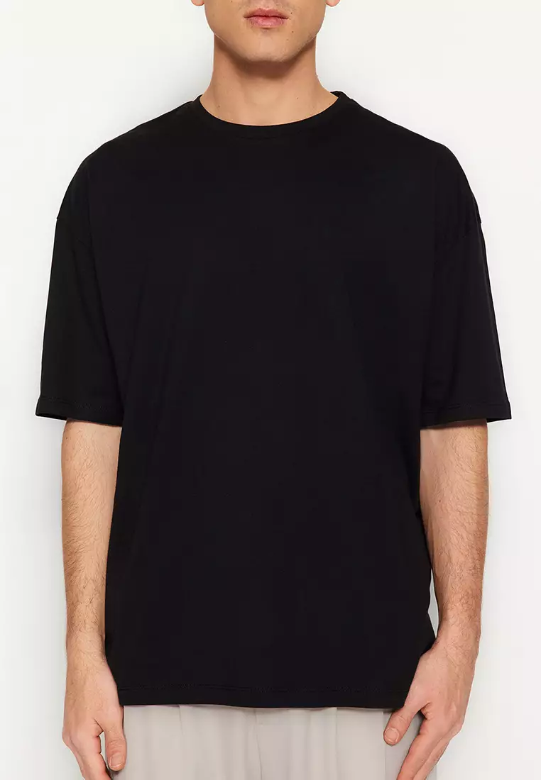 Nike Men's T-Shirts  Athletic & Versatile - Trendyol