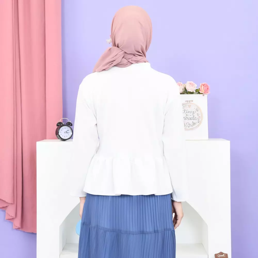 Queen Peplum Top - Broken White M19788 R42S3