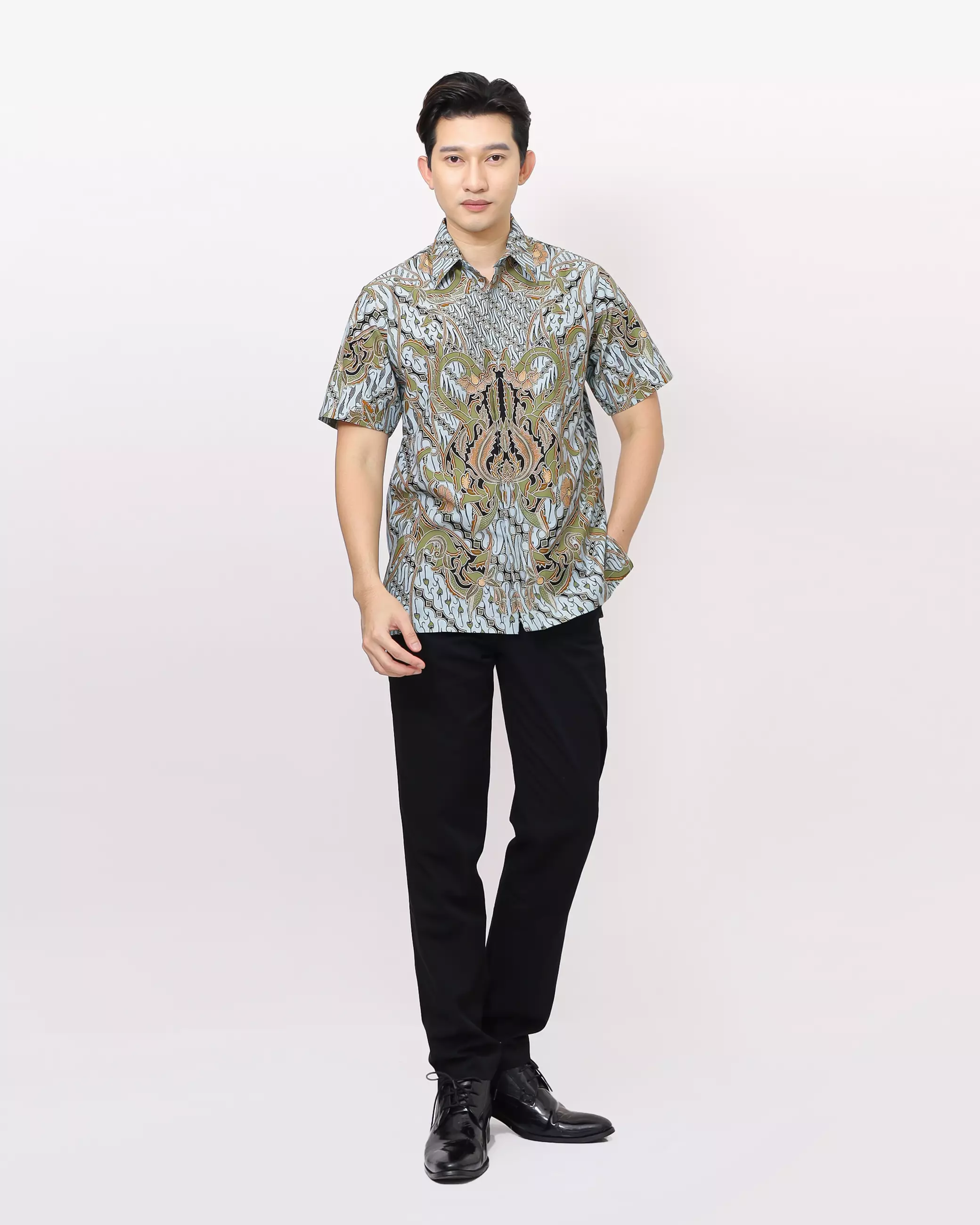 Kemeja Batik Lengan Pendek Motif Sekar Langit