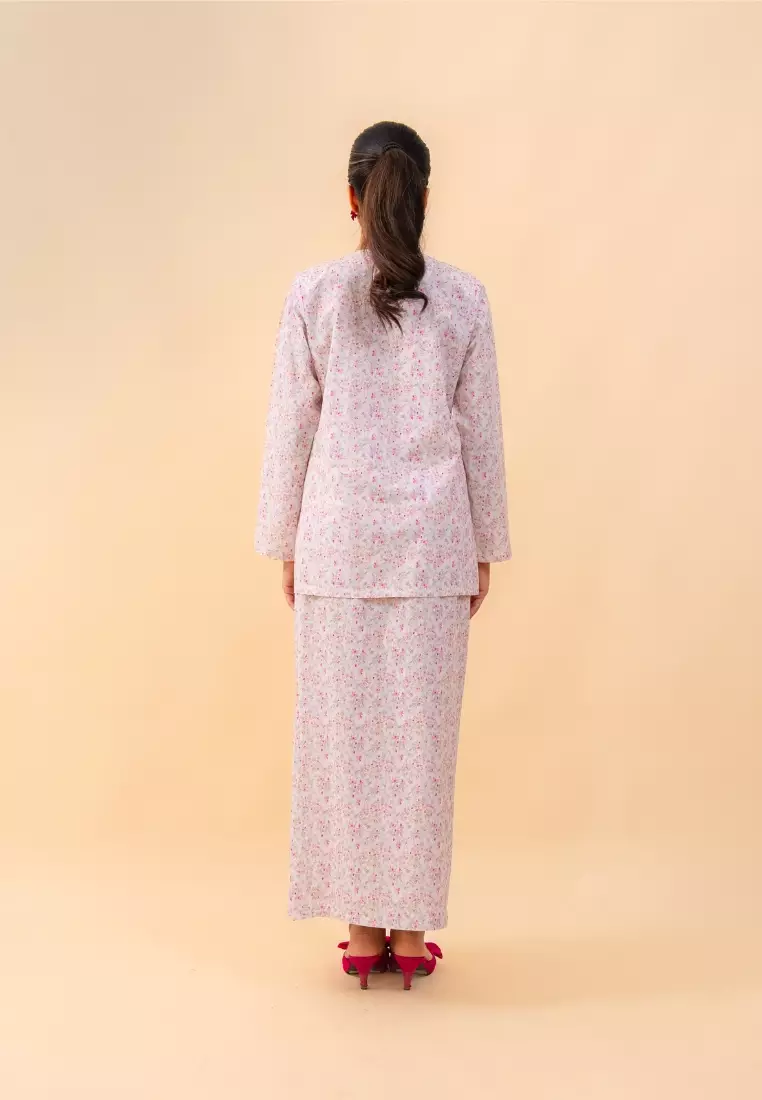 Bayu Somerset Tia Kurung