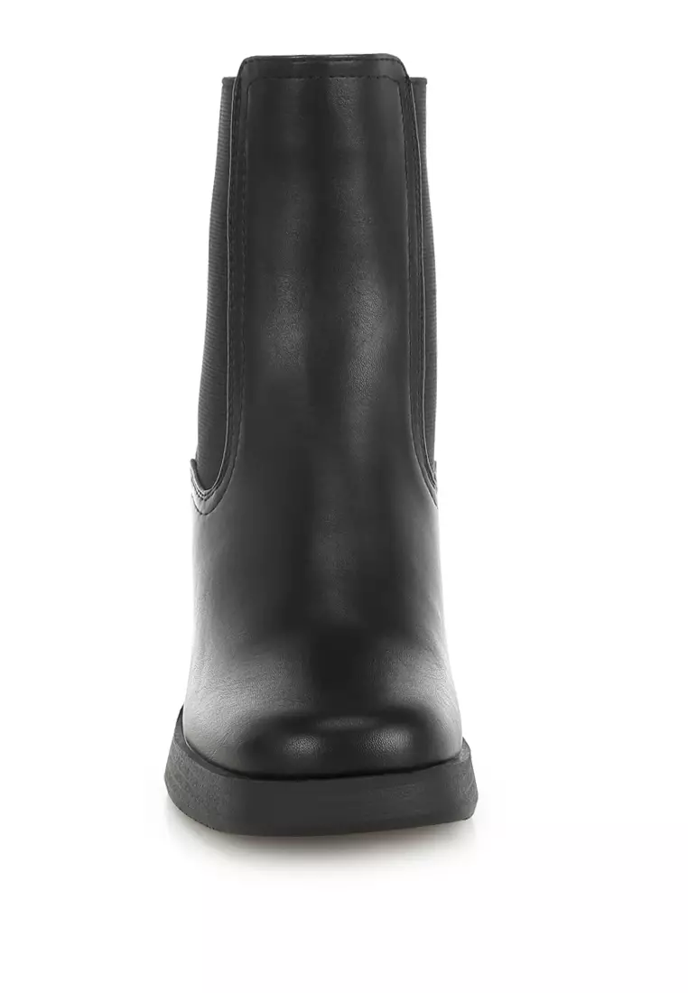 Faux Leather Chelsea Boots In Black