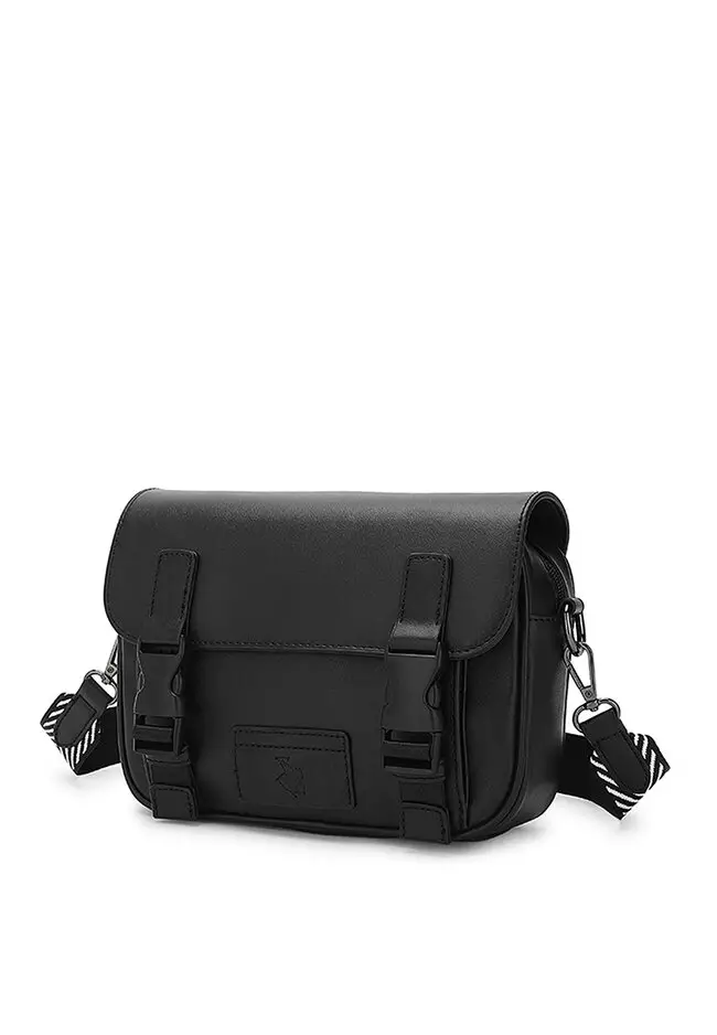 Casual Messenger Bag / Crossbody Bag / Sling Bag (Tas Selempang Pria) - Hitam