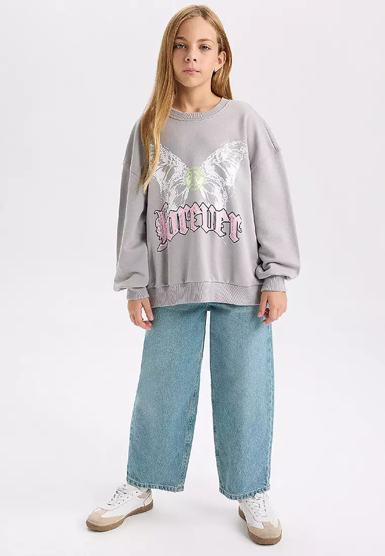 Oversized Graphic Sweatshirt