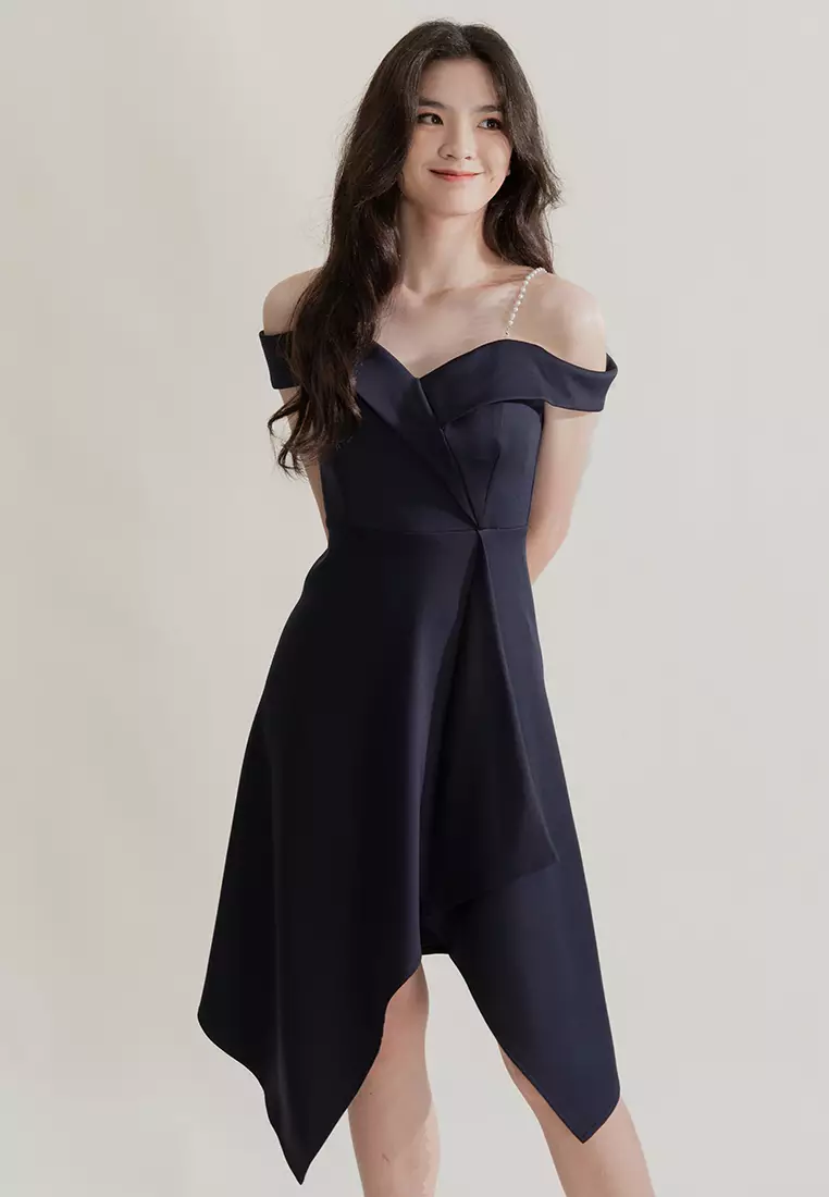 一字肩伞摆中长连衣裙