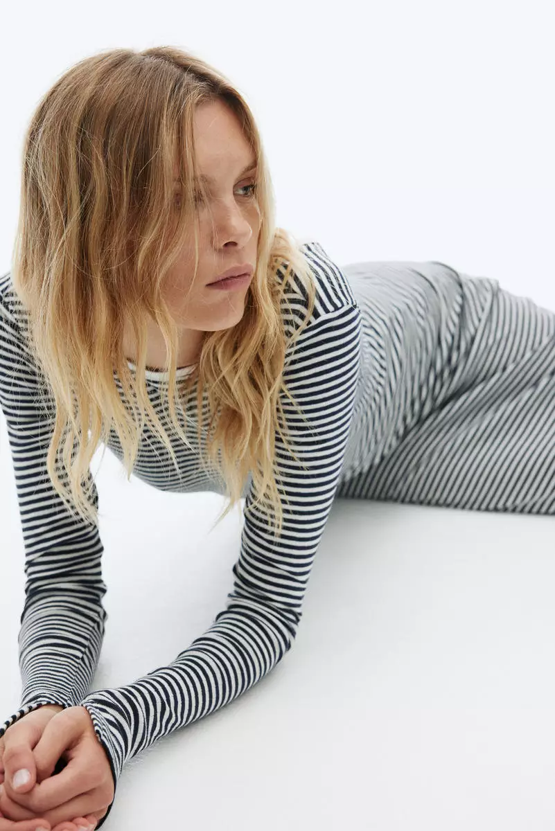 Ribbed scoop-back dress