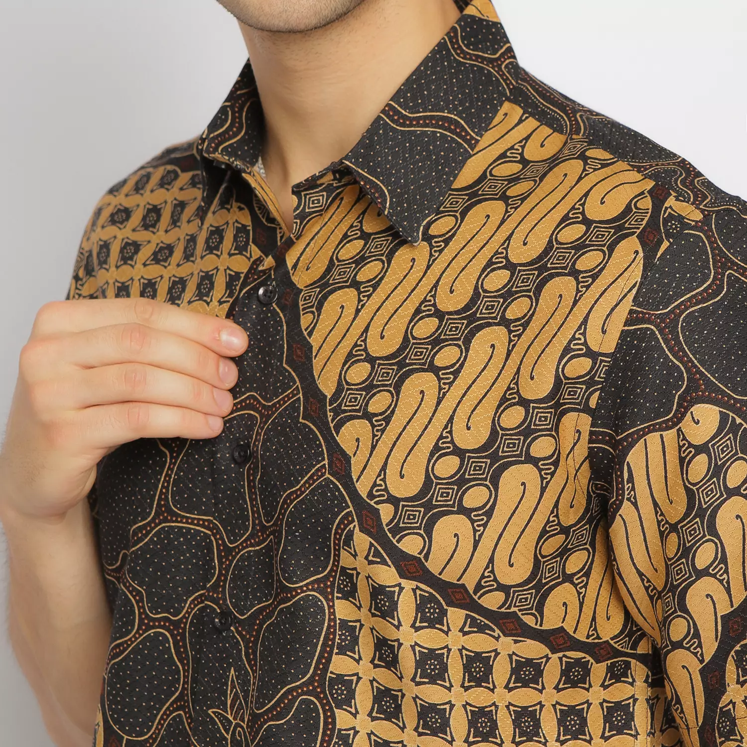 Exclusive Slimfit Nayaka Kemeja Batik Pria Lengan Pendek