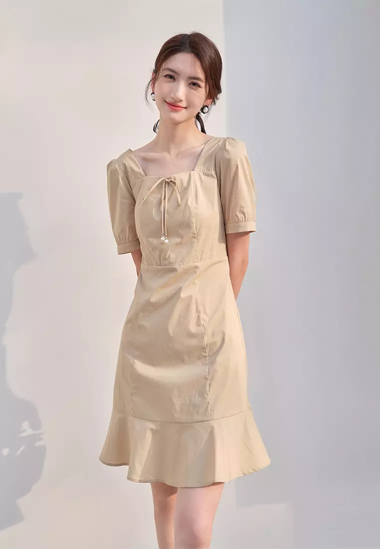 Square Neck Puff Sleeve Low Flare Midi Dress