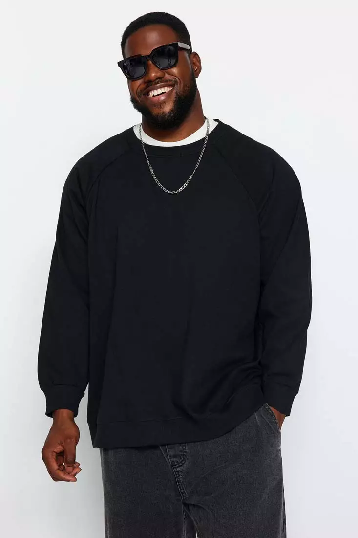 Black Men's Plus Size Oversize Comfortable Basic Sweatshirt with a Soft Pile inside.