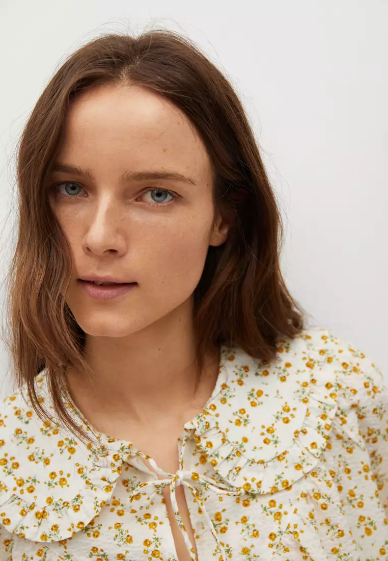 Baby-Doll Collar Blouse