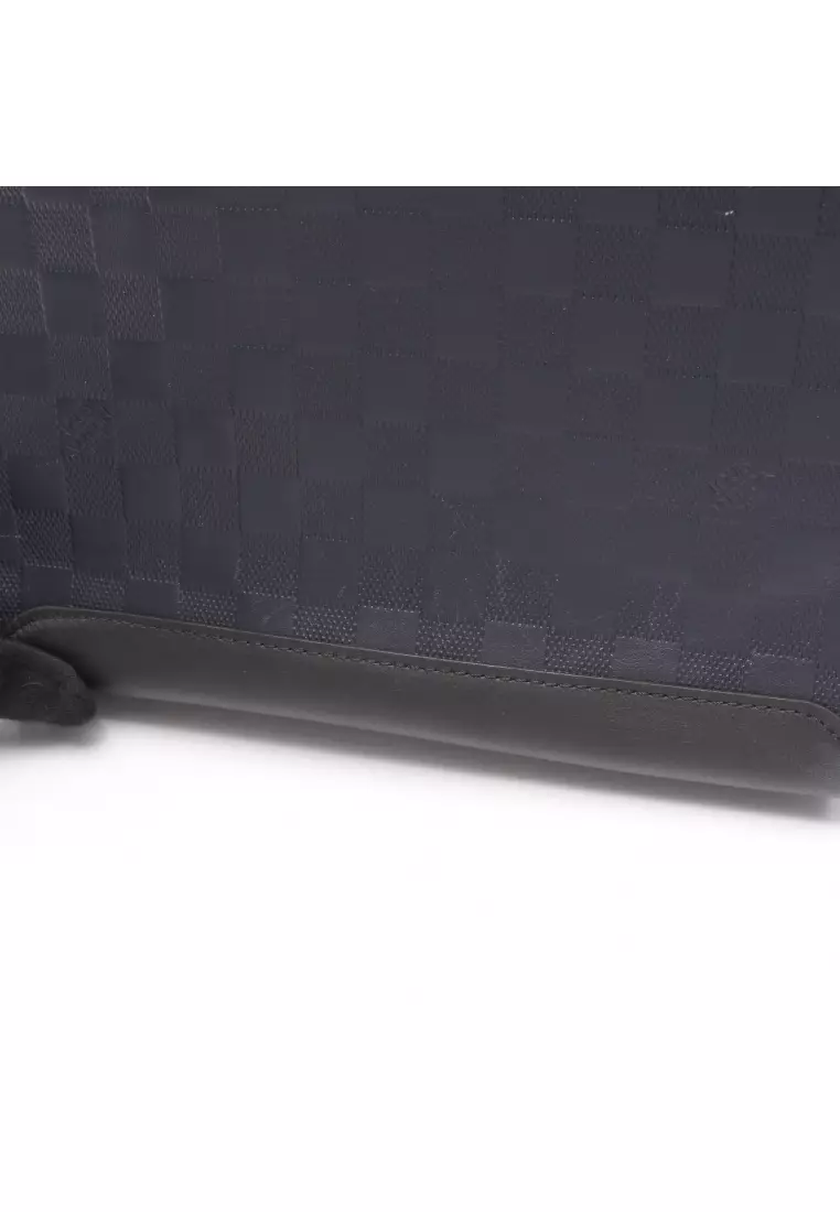 Pre-Loved Louis Vuitton District PM Damier Infini cosmos Shoulder bag leather Dark navy