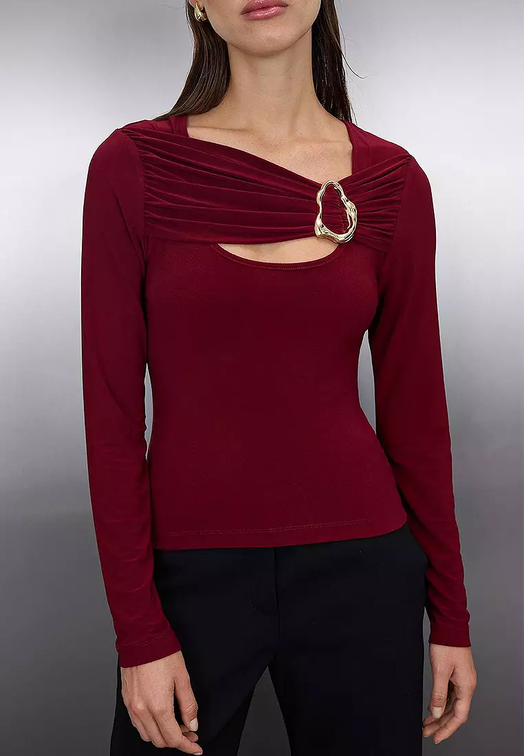 Accessory and Cut Out Detailed Blouse