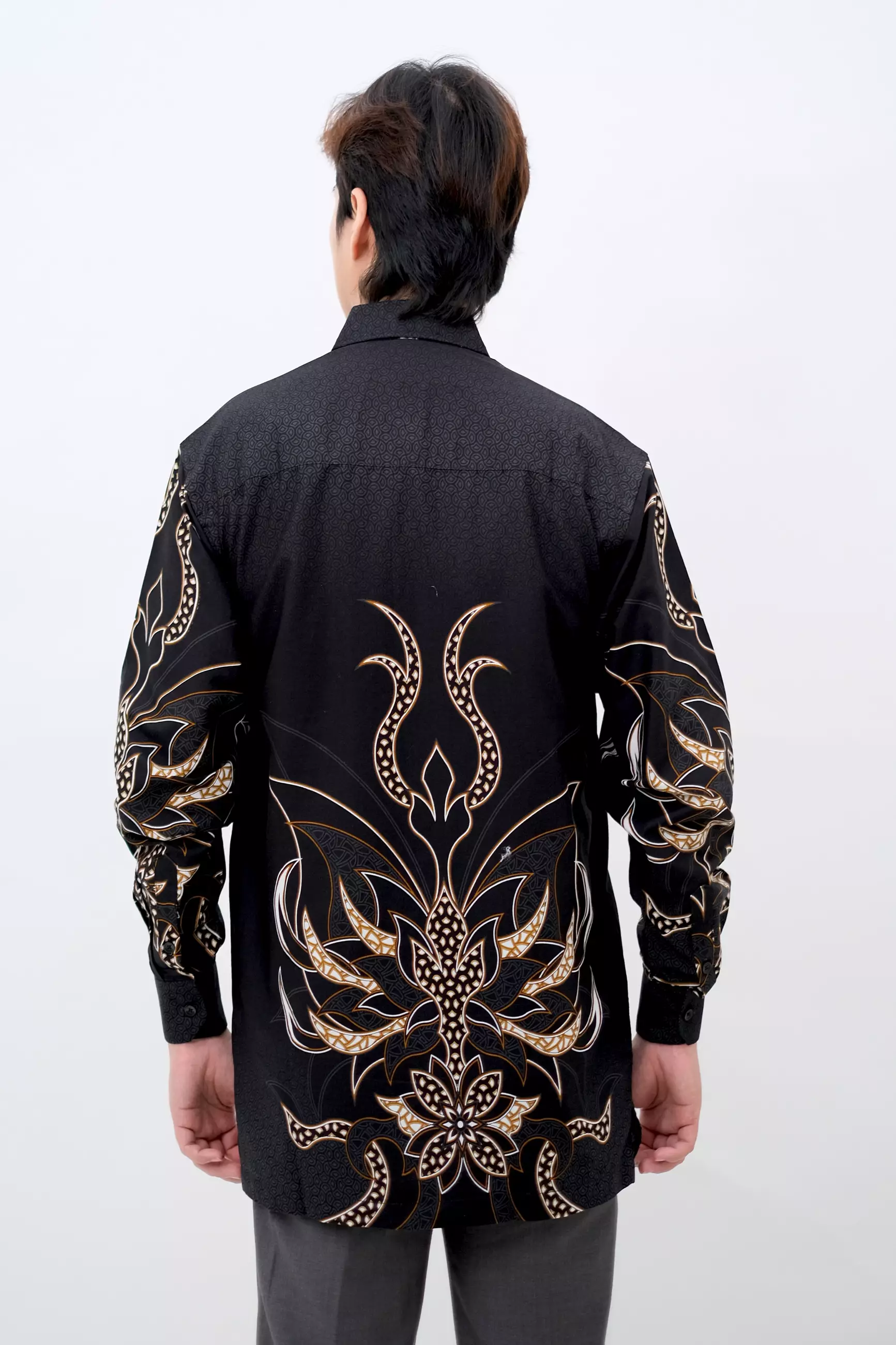 Andre Michel Kemeja Batik Lengan Panjang Hitam 16751