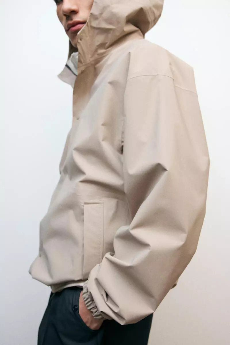 Rain jacket with StormMove™