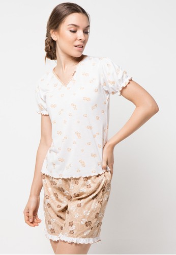 Sleepwear Brown Flower Printed with 3/4 pajamas