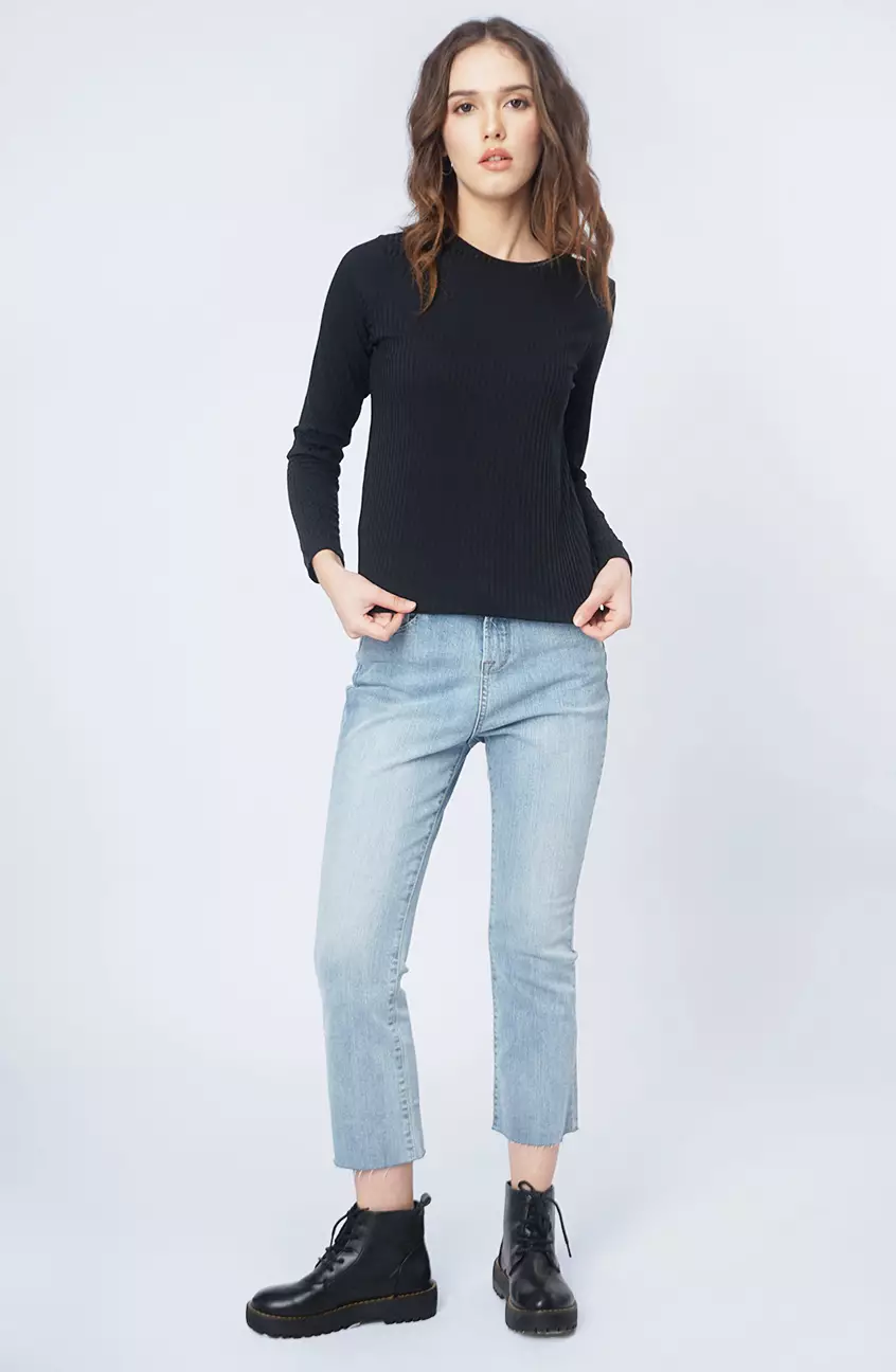 Kaos Wanita Abigail Black