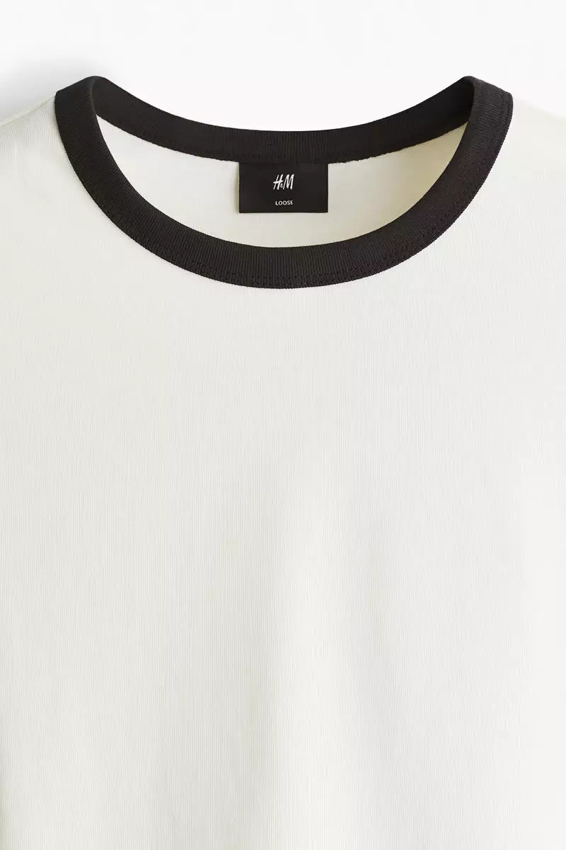 Loose Fit Boxy-style t-shirt