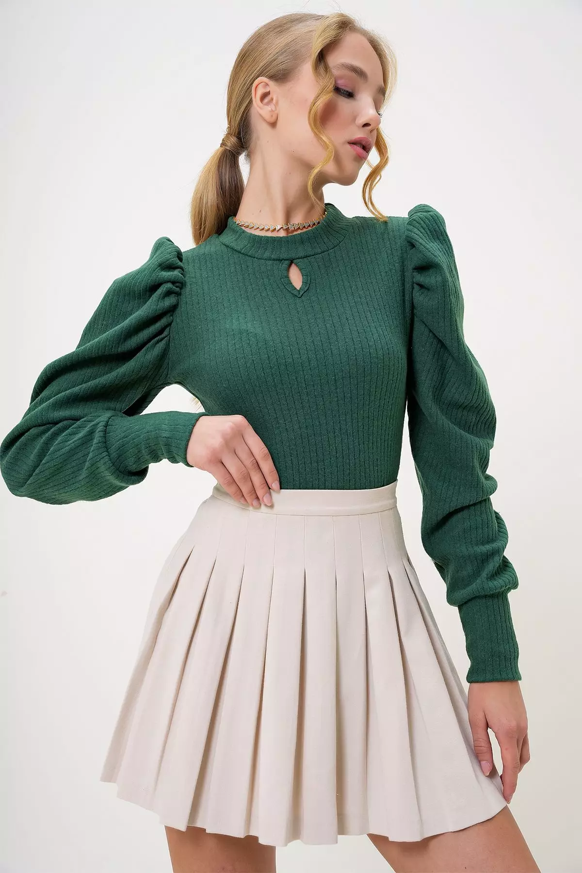 Women's Green Crew Neck Drop Neck Princess Sleeve Knitwear Blouse