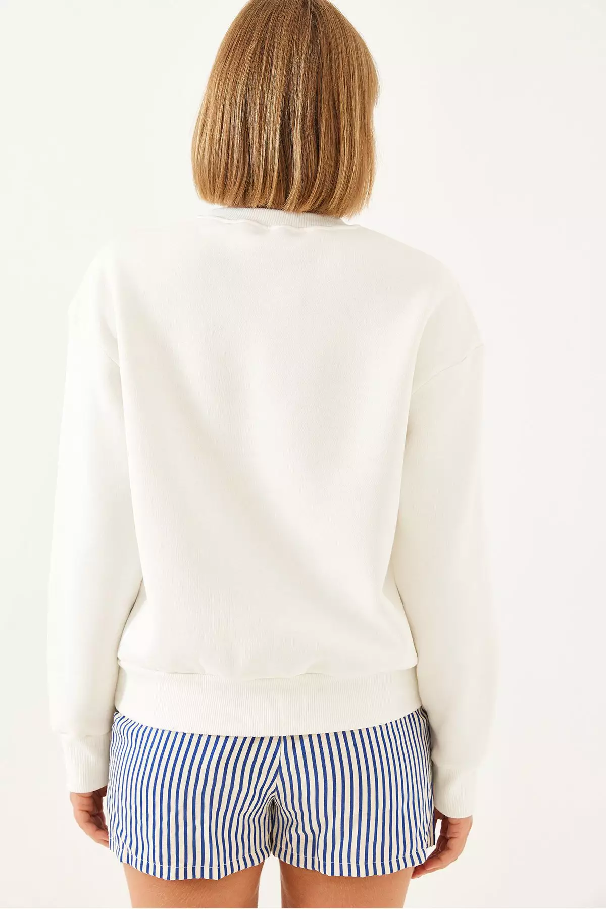 Women's Loose Cut Round Neck Sweatshirt Mbhs022 60601022