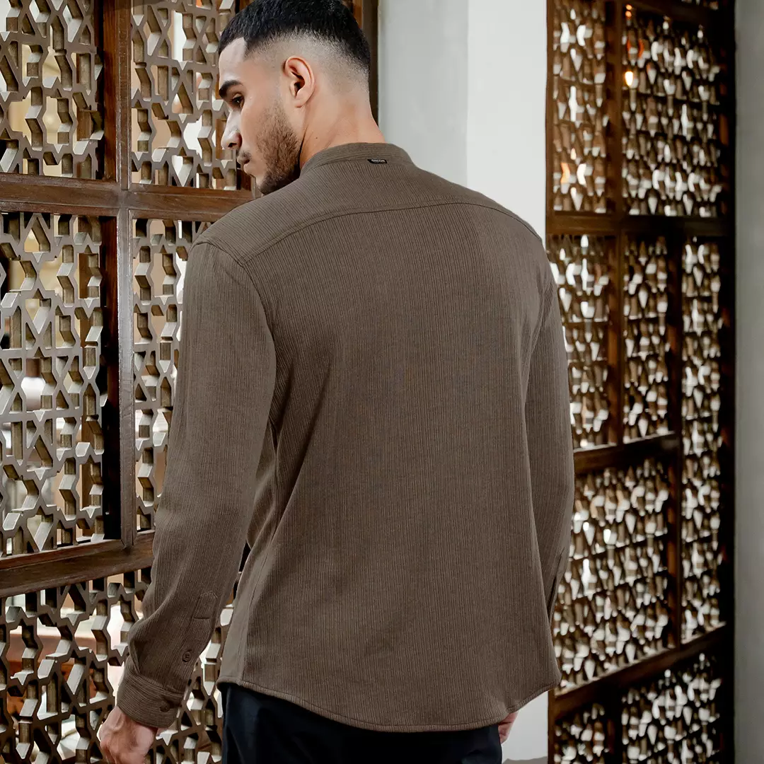 OXCON Kemeja Tangan Panjang Koko Knit Malik Collarless Shirt Dark Brown