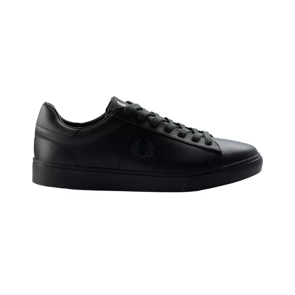 Fred perry b721 canvas on sale trainer with stripe logo crest