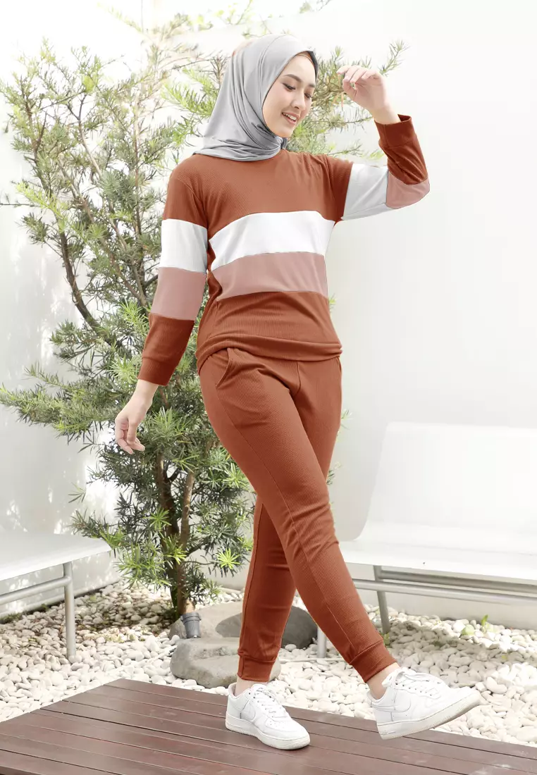 Training Set Olahraga Wanita Aestra Knit Palet Color - Terracota Brick