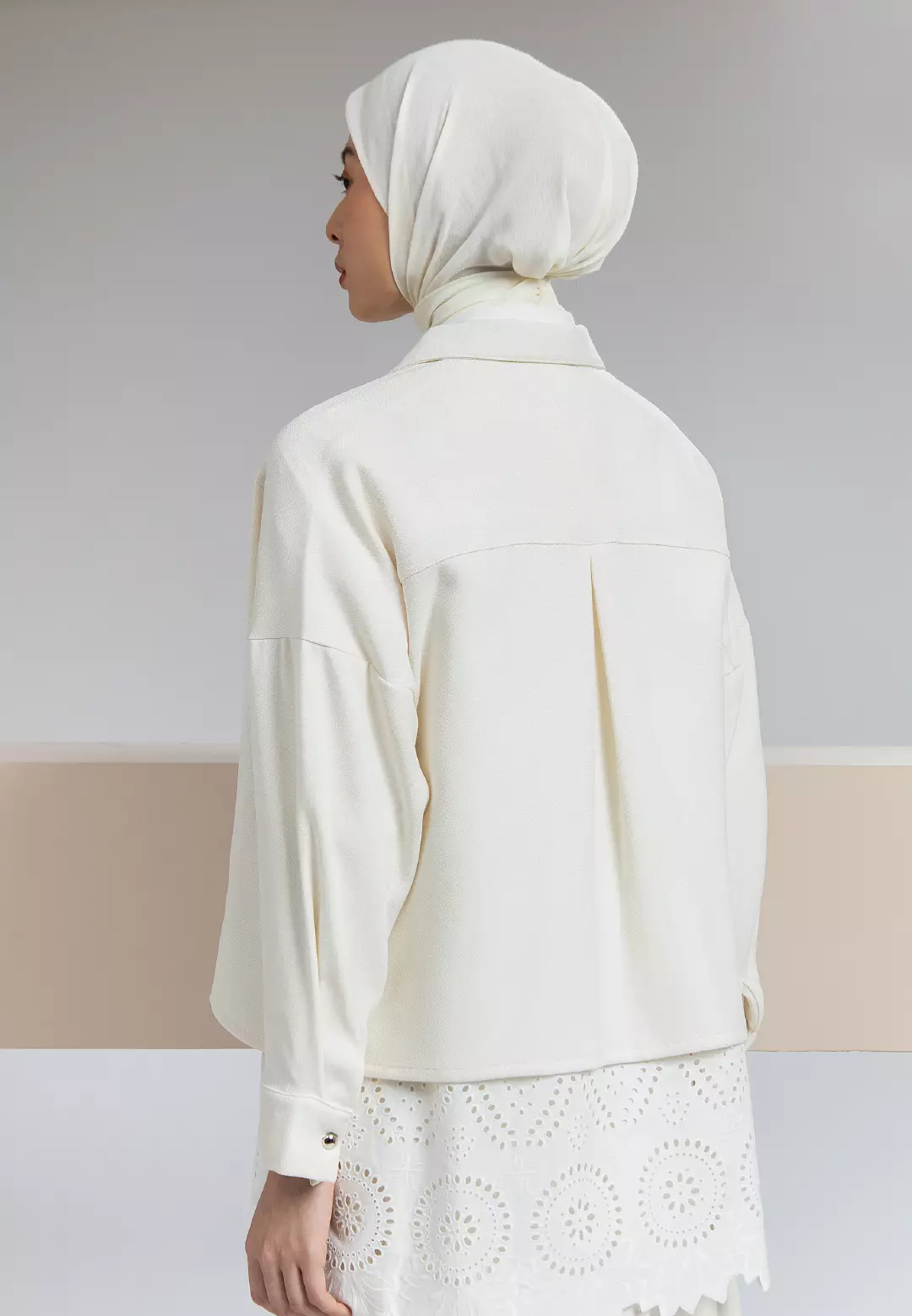 HijabChic Valli Cream Top - Atasan Kerah Kemeja Saku Depan Formal