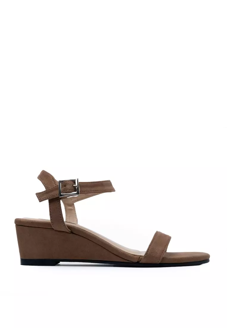 Discount on Zanea Shoes  shoes - SKU: Micah Wedge Sandals