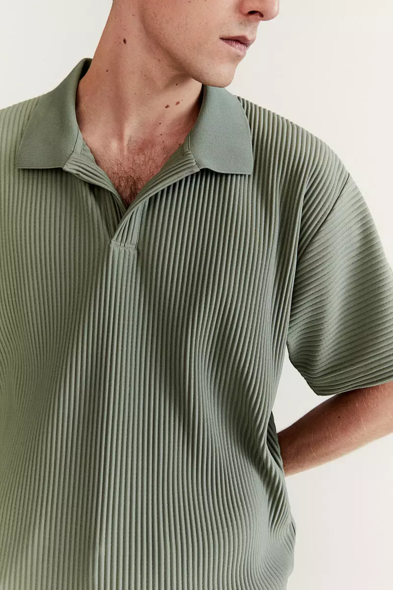 Buy H&M Relaxed Fit Pleated polo shirt Online